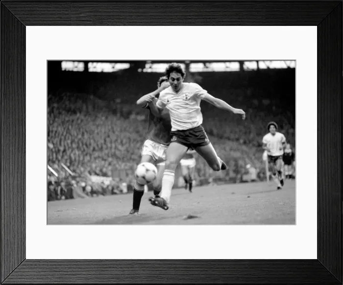 Framed Print : Emglish League Division One match. Manchester United 1 v Tottenham Hotspur 0