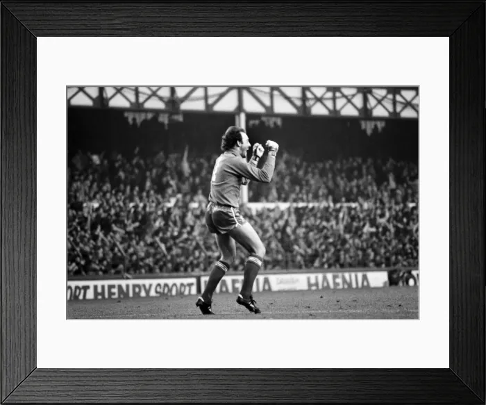 Framed Print : English League Division One match at Goodison Park. Everton 0 v Liverpool 5 Framed Print : English League Division One match at Goodison Park. Everton 0 v Liverpool 5