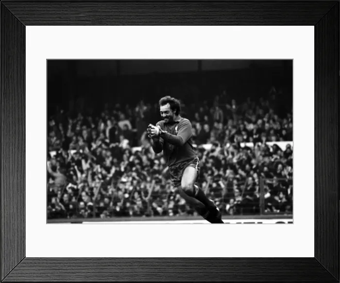 Framed Print : English League Division One match at Goodison Park. Everton 0 v Liverpool 5 Framed Print : English League Division One match at Goodison Park. Everton 0 v Liverpool 5