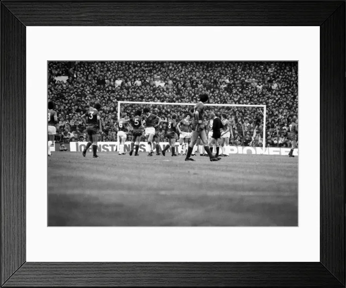 Framed Print : English League Division One match at Goodison Park. Everton 0 v Liverpool 5 Framed Print : English League Division One match at Goodison Park. Everton 0 v Liverpool 5