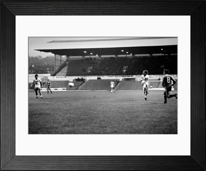 Framed Print : English League Division Two match. Leeds United 1 v Charlton Athletic 2 Framed Print : English League Division Two match. Leeds United 1 v Charlton Athletic 2