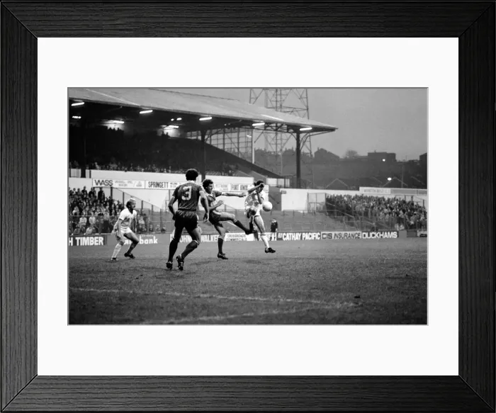 Framed Print : English League Division Two match. Leeds United 1 v Charlton Athletic 2