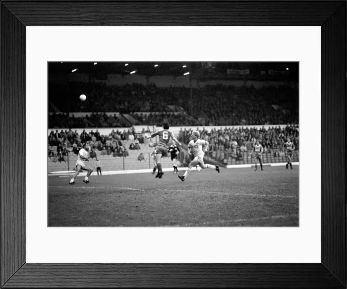 Framed Print : English League Division Two match. Leeds United 1 v Charlton Athletic 2 Framed Print : English League Division Two match. Leeds United 1 v Charlton Athletic 2