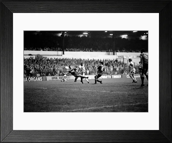 Framed Print : English League Division Two match. Leeds United 1 v Charlton Athletic 2 Framed Print : English League Division Two match. Leeds United 1 v Charlton Athletic 2