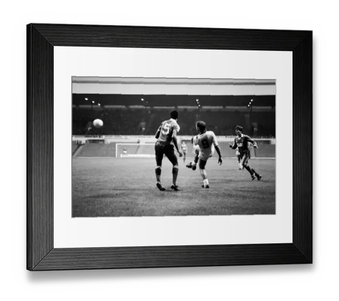 Framed Print : English League Division Two match. Leeds United 1 v Charlton Athletic 2