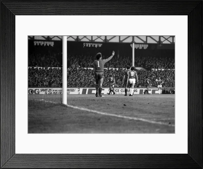 Framed Print : English League Division One match at Goodison Park. Everton 0 v Liverpool 5 Framed Print : English League Division One match at Goodison Park. Everton 0 v Liverpool 5