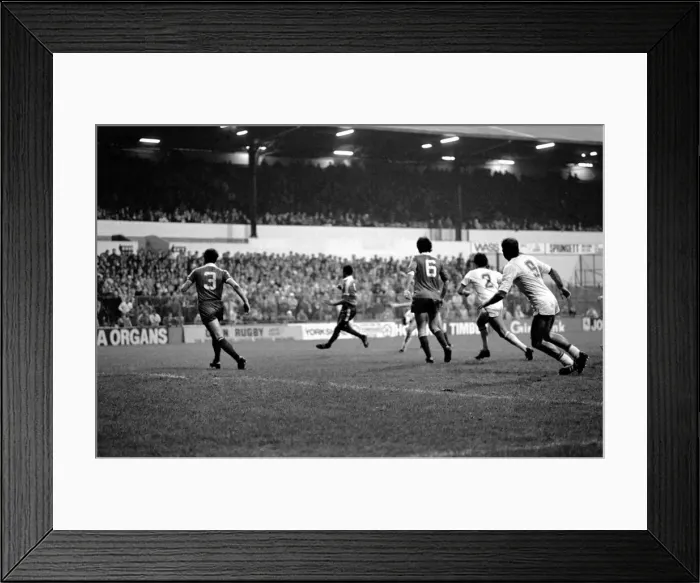 Framed Print : English League Division Two match. Leeds United 1 v Charlton Athletic 2 Framed Print : English League Division Two match. Leeds United 1 v Charlton Athletic 2