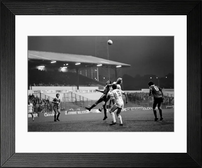 Framed Print : English League Division Two match. Leeds United 1 v Charlton Athletic 2