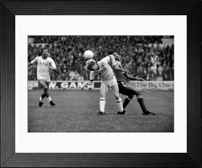 Framed Print : English League Division Two match. Leeds United 1 v Charlton Athletic 2