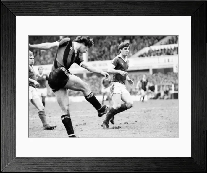 Framed Print : Everton 2 v. Manchester City 2. March 1981 MF01-40-083 F. A Cup Framed Print : Everton 2 v. Manchester City 2. March 1981 MF01-40-083 F. A Cup
