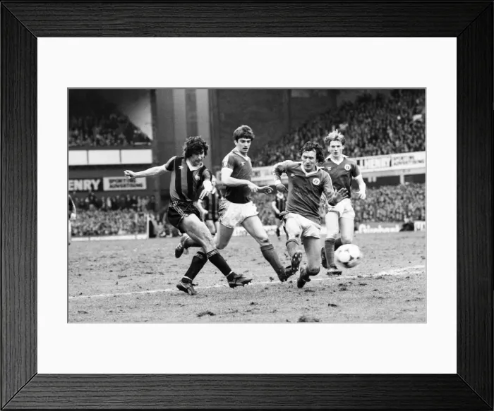 Framed Print : Everton 2 v. Manchester City 2. March 1981 MF01-40-092 F. A Cup Framed Print : Everton 2 v. Manchester City 2. March 1981 MF01-40-092 F. A Cup