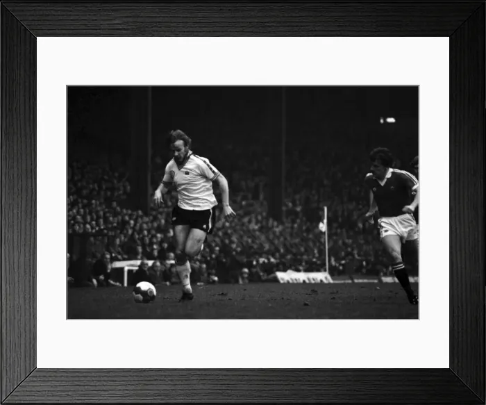 Framed Print : Manchester United 0 v. Leeds United 1. Division One Football. February 1981 MF01-37-100 Framed Print : Manchester United 0 v. Leeds United 1. Division One Football. February 1981 MF01-37-100