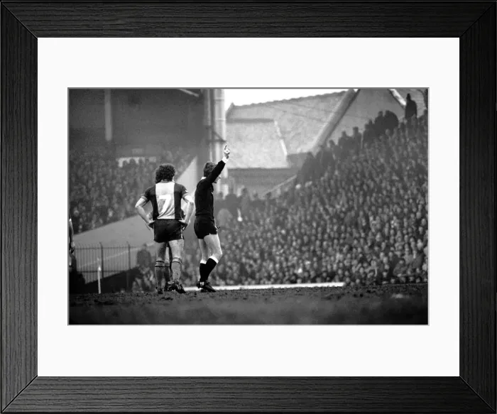 Framed Print : Liverpool 2 v. Southampton 0. Division One Football. February 1981 MF01-39-065 Framed Print : Liverpool 2 v. Southampton 0. Division One Football. February 1981 MF01-39-065