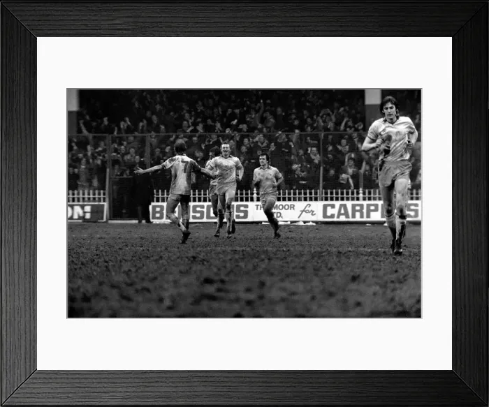 Framed Print : Sheffield United 2 v. Huddersfield 2. Division Three Football. February 1981 MF01-38-005 Framed Print : Sheffield United 2 v. Huddersfield 2. Division Three Football. February 1981 MF01-38-005