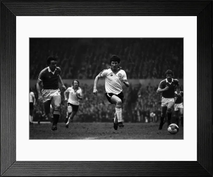 Framed Print : Manchester United 0 v. Leeds United 1. Division One Football. February 1981 MF01-37-062 Framed Print : Manchester United 0 v. Leeds United 1. Division One Football. February 1981 MF01-37-062