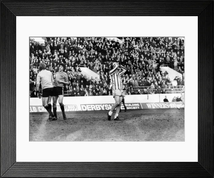 Framed Print : sheffield wednesday 2 v. Swansea 0. Division Two Football. Februay 1981 MF01-35-026 Framed Print : sheffield wednesday 2 v. Swansea 0. Division Two Football. Februay 1981 MF01-35-026