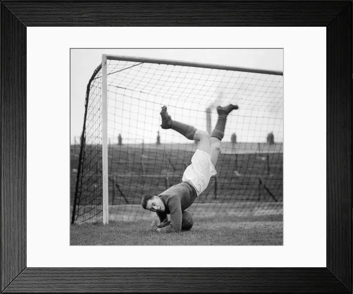 Framed Print : George Marks, Blackburn Rovers Goalkeeper, pictured December 1946 Framed Print : George Marks, Blackburn Rovers Goalkeeper, pictured December 1946