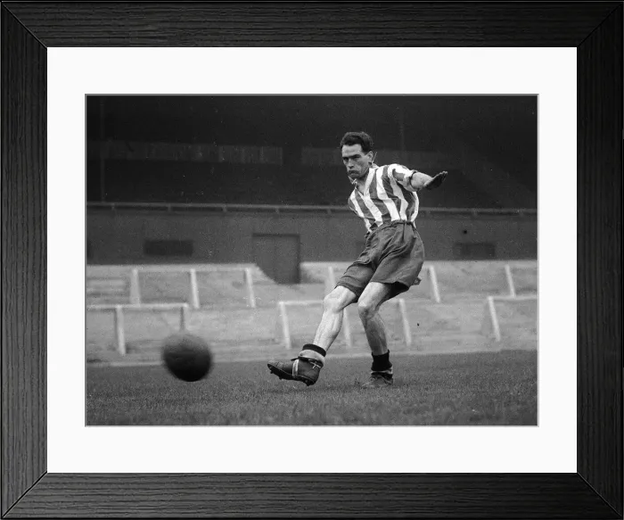 Framed Print : Joe Harvey Newcastle United FC Circa 1948. Joseph Harvey Born Framed Print : Joe Harvey Newcastle United FC Circa 1948. Joseph Harvey Born