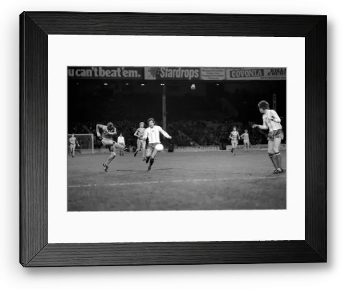 Framed Print : English League Division One match. Manchester City 2 v Sunderland 3 Framed Print : English League Division One match. Manchester City 2 v Sunderland 3