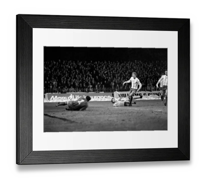 Framed Print : English League Division One match. Manchester City 2 v Sunderland 3