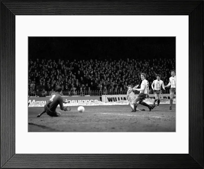 Framed Print : English League Division One match. Manchester City 2 v Sunderland 3