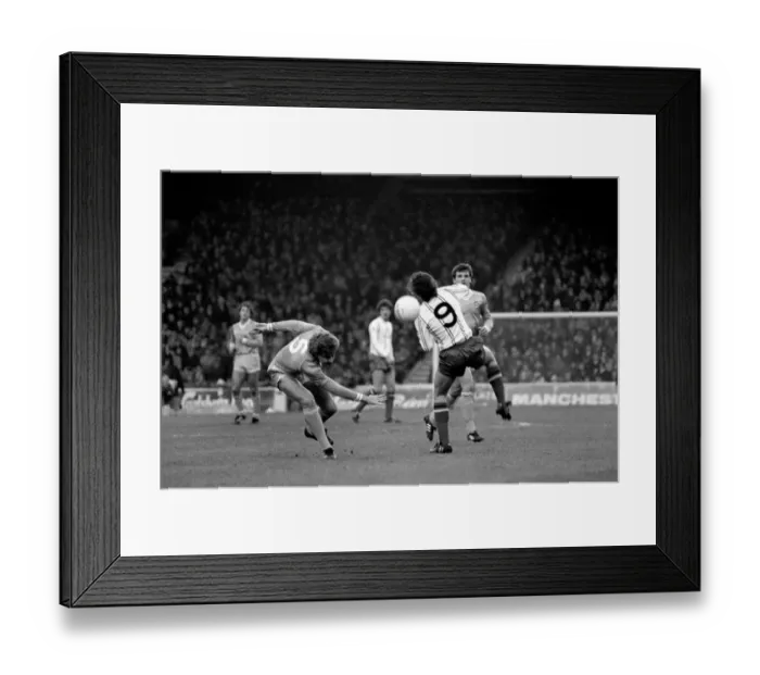 Framed Print : English League Division One match. Manchester City 2 v Sunderland 3