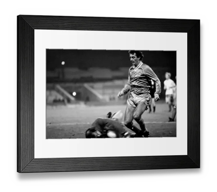 Framed Print : English League Division One match. Manchester City 2 v Sunderland 3 Framed Print : English League Division One match. Manchester City 2 v Sunderland 3