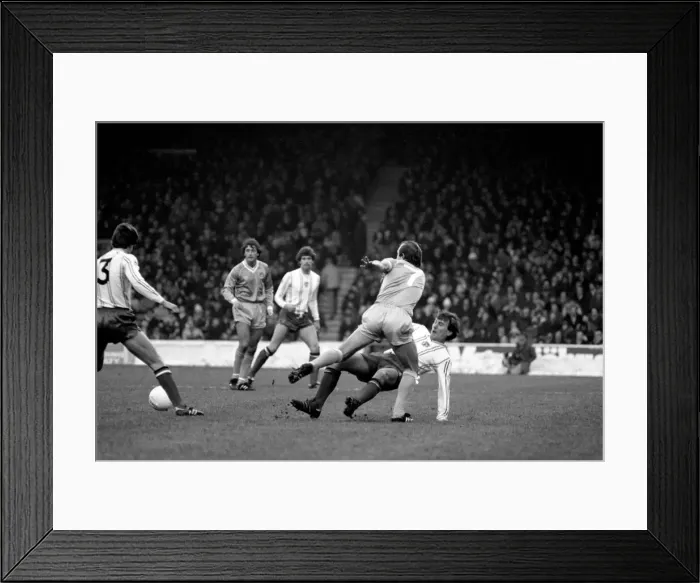 Framed Print : English League Division One match. Manchester City 2 v Sunderland 3