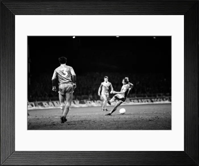 Framed Print : English League Division One match. Manchester City 2 v Sunderland 3