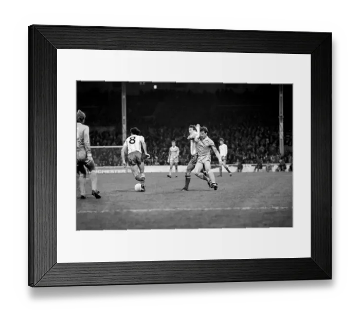 Framed Print : English League Division One match. Manchester City 2 v Sunderland 3 Framed Print : English League Division One match. Manchester City 2 v Sunderland 3