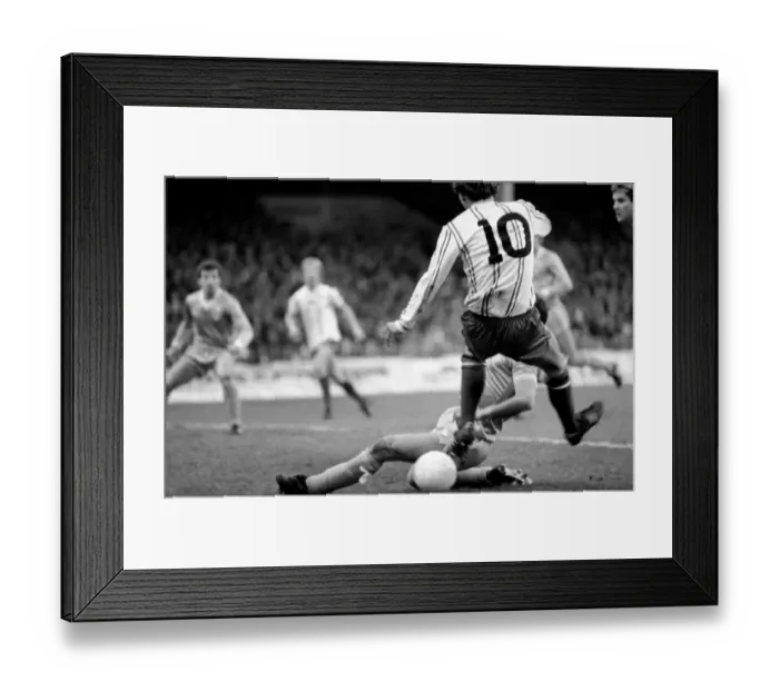 Framed Print : English League Division One match. Manchester City 2 v Sunderland 3 Framed Print : English League Division One match. Manchester City 2 v Sunderland 3