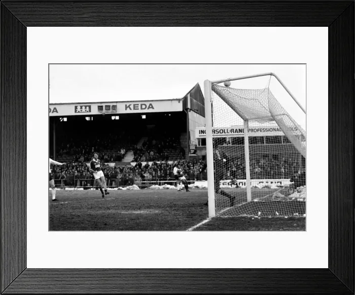 Framed Print : English League Division Two match. Bolton Wanderers 2 v Charlton Athletic 0 Framed Print : English League Division Two match. Bolton Wanderers 2 v Charlton Athletic 0