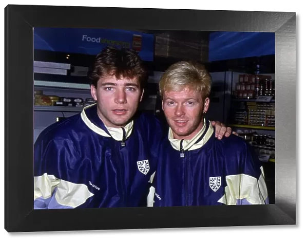 Maurice Johnston at airport with Ally McCoist June 1988