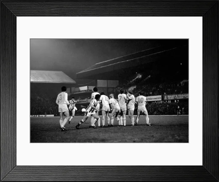 Framed Print : English League Division One match. Stoke City 1 v Leeds United 2 Framed Print : English League Division One match. Stoke City 1 v Leeds United 2