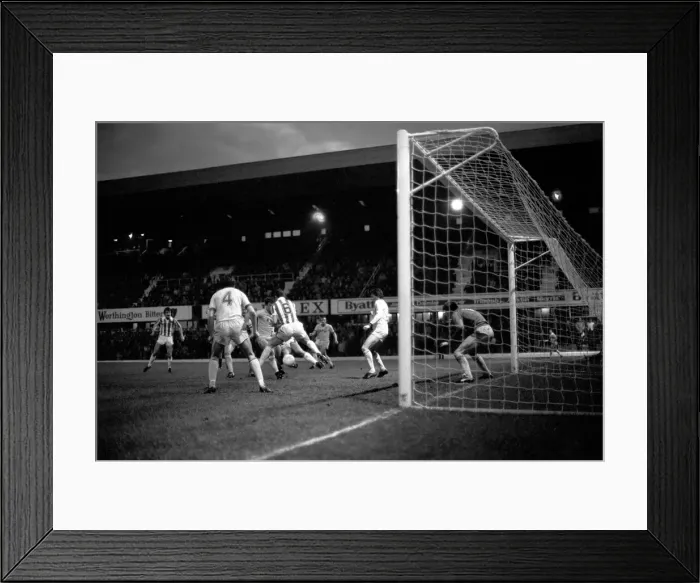 Framed Print : English League Division One match. Stoke City 1 v Leeds United 2 Framed Print : English League Division One match. Stoke City 1 v Leeds United 2