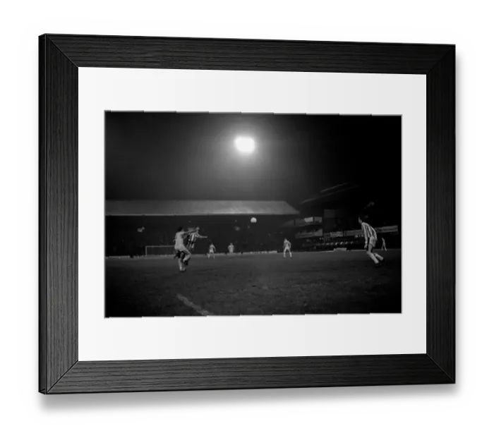 Framed Print : English League Division One match. Stoke City 1 v Leeds United 2 Framed Print : English League Division One match. Stoke City 1 v Leeds United 2