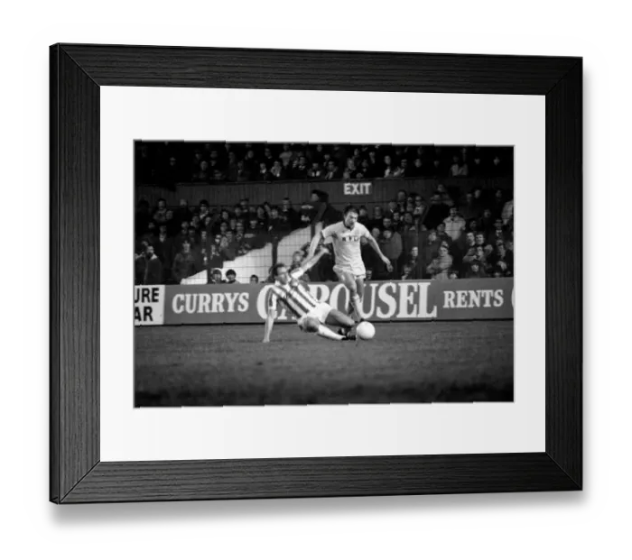 Framed Print : English League Division One match. Stoke City 1 v Leeds United 2