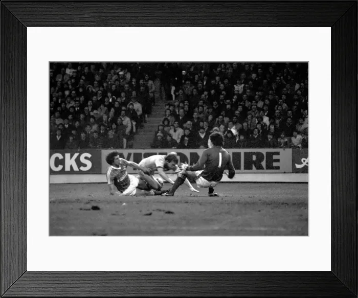 Framed Print : English League Division One match. Nottingham Forest 0 v Liverpool 2 Framed Print : English League Division One match. Nottingham Forest 0 v Liverpool 2