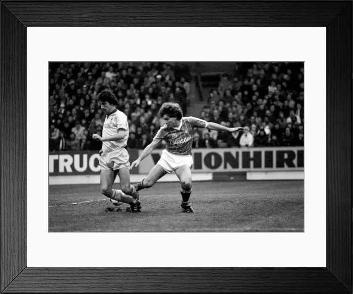 Framed Print : English League Division One match. Nottingham Forest 0 v Liverpool 2 Framed Print : English League Division One match. Nottingham Forest 0 v Liverpool 2