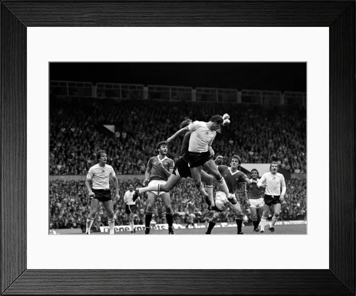 Framed Print : Manchester United 1 v. Swansea 0. Division 1 Football. September 1981 MF03-20-021 Framed Print : Manchester United 1 v. Swansea 0. Division 1 Football. September 1981 MF03-20-021