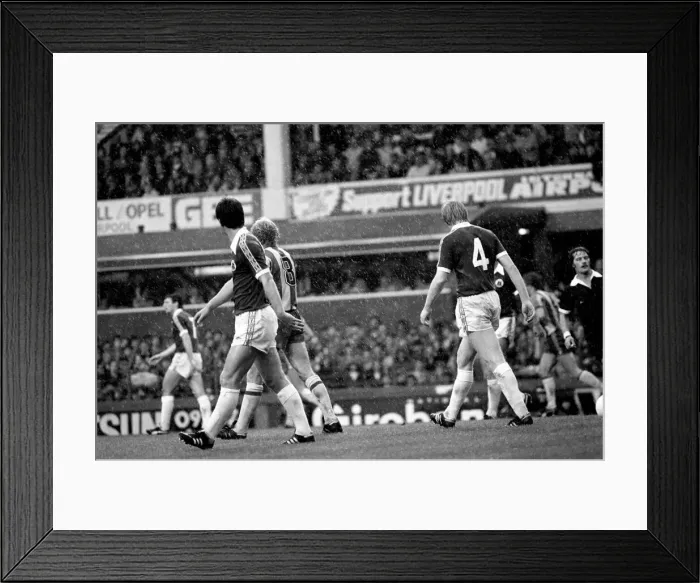 Framed Print : Everton 1 v. West Bromwich Albion 0. Division one football September 1981 MF03-18 Framed Print : Everton 1 v. West Bromwich Albion 0. Division one football September 1981 MF03-18