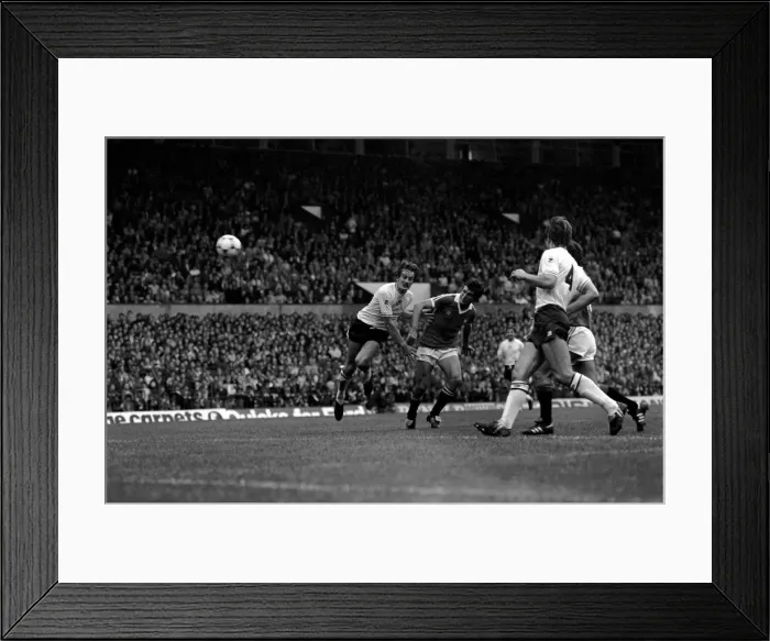 Framed Print : Manchester United 1 v. Swansea 0. Division 1 Football. September 1981 MF03-20-014 Framed Print : Manchester United 1 v. Swansea 0. Division 1 Football. September 1981 MF03-20-014