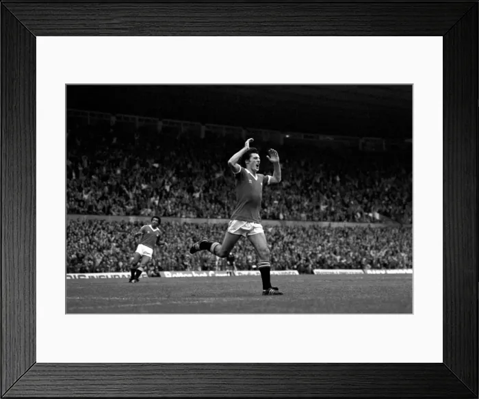Framed Print : Manchester United 1 v. Swansea 0. Division 1 Football. September 1981 MF03-20-011 Framed Print : Manchester United 1 v. Swansea 0. Division 1 Football. September 1981 MF03-20-011