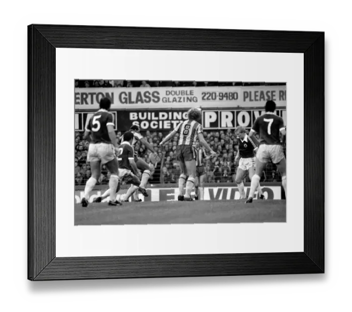 Framed Print : Everton 1 v. West Bromwich Albion 0. Division one football September 1981 MF03-18-013 Framed Print : Everton 1 v. West Bromwich Albion 0. Division one football September 1981 MF03-18-013