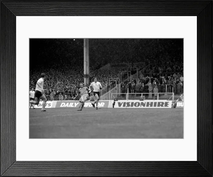 Framed Print : Manchester City 0 v. Tottenham Hotspur 1. Division one football