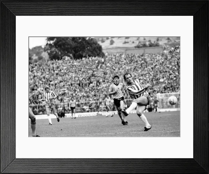Framed Print : Sheffield Wednesday 1 v. Derby County 1. Division two football