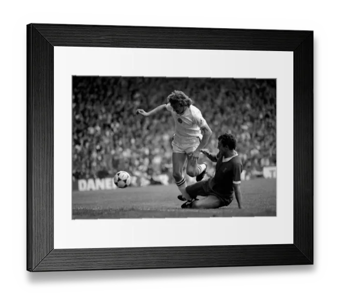 Framed Print : Liverpool 0 v. Aston Villa 0. Division one football September 1981 MF03-15-008