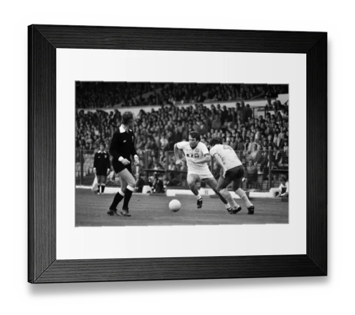 Framed Print : Leeds United 0 v. Arsenal 0. Division one football. September 1981 MF03-14-029