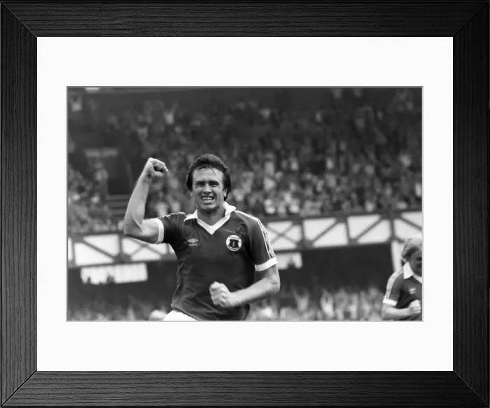 Framed Print : Everton 3 v. Birmingham City 1. August 1981 MF03-06-109 Framed Print : Everton 3 v. Birmingham City 1. August 1981 MF03-06-109