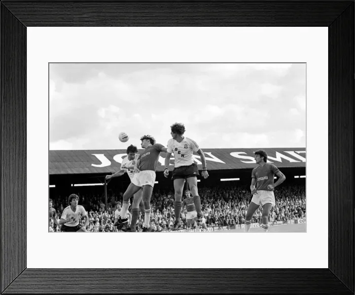 Framed Print : Barnsley 3 v. Bolton 0. September 1981 MF03-08-064 Framed Print : Barnsley 3 v. Bolton 0. September 1981 MF03-08-064